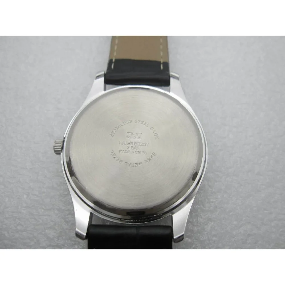 New Q & Q Quartz IPS 3 Bar Water Resistant Analog Dial Casual Watch (B491)